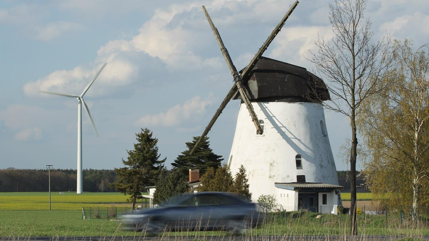 who-invented-the-windmill
