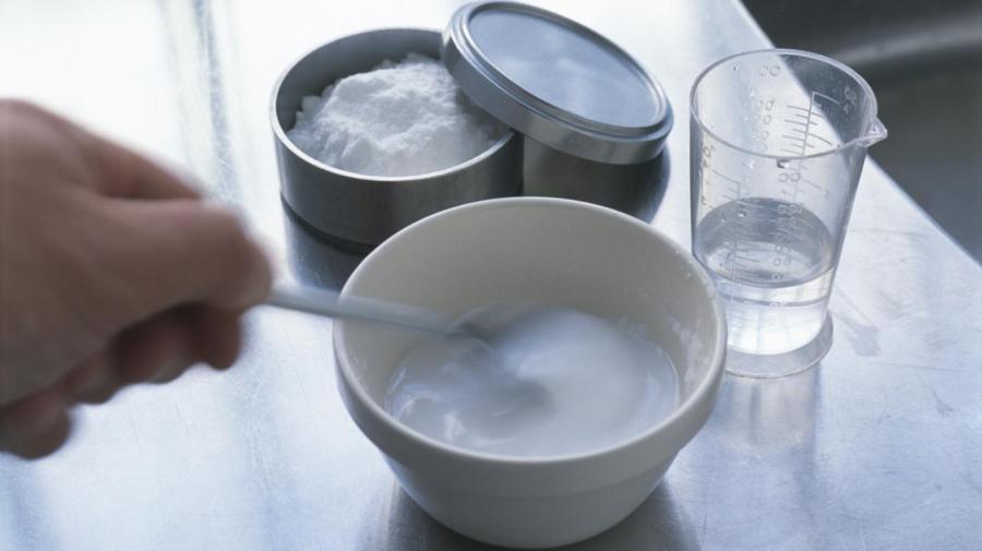 Which Dissolves Better in Water, Salt or Baking Soda?