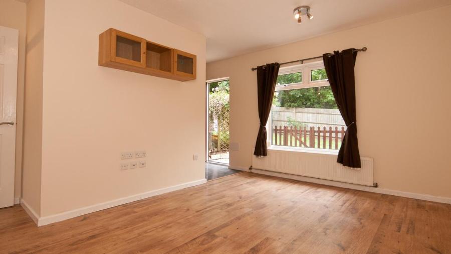 How Much Does It Cost for Labor to Have Laminate Flooring Installed?