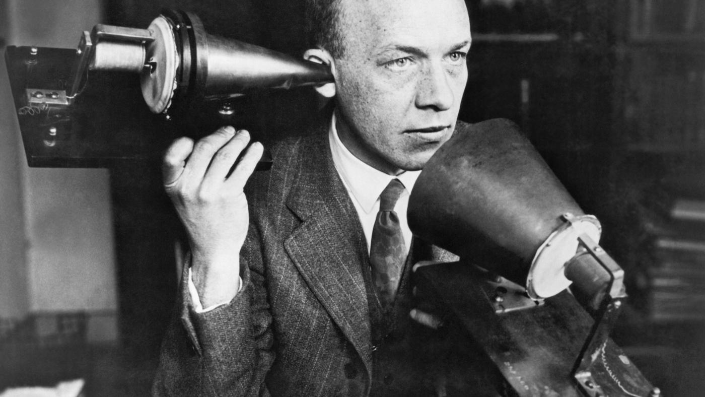 Why did alexander graham bell invent the telehpone 
