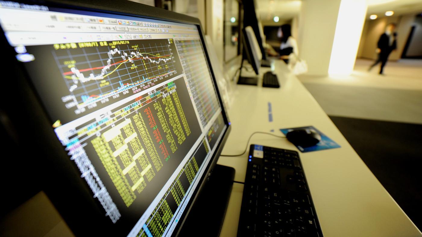 What Is the Difference Between a Chart and a Graph?