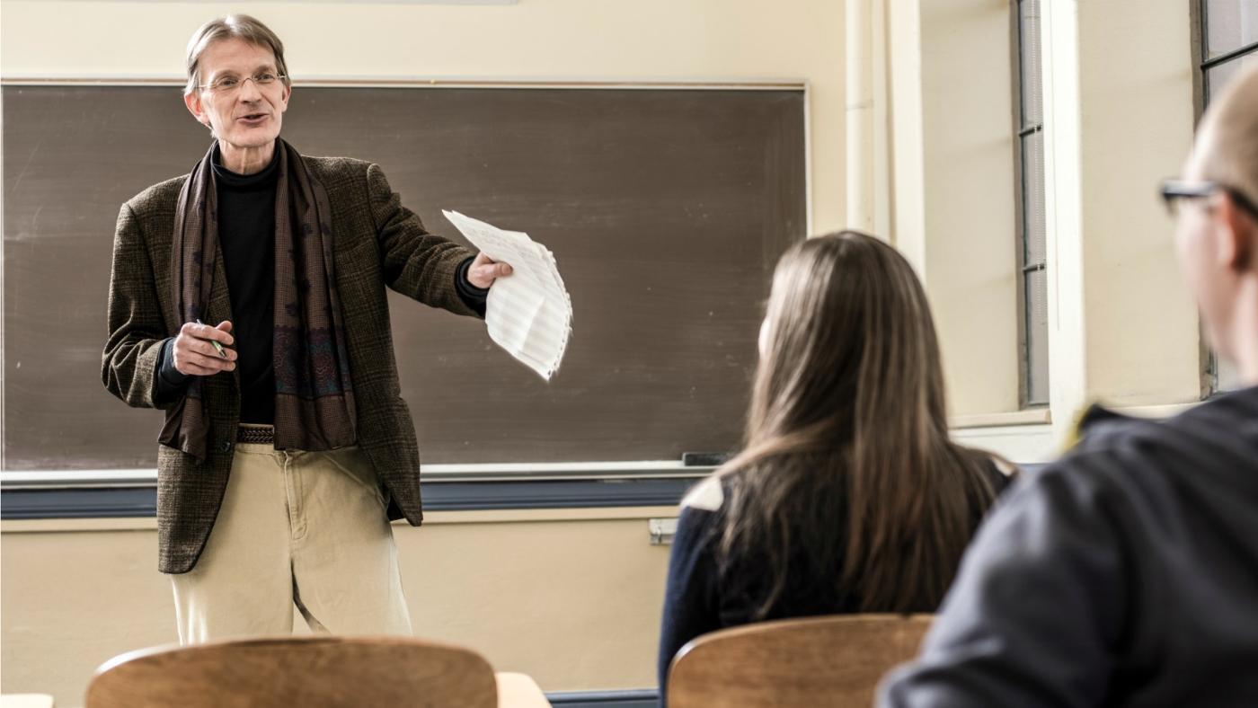 A professor was lecturing. A professor was lecturing. Professor lecture. A professor was lecturing. A professor was lecturing.