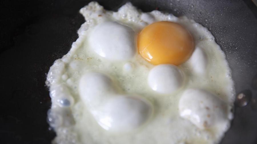 Is Frying an Egg a Chemical Change?