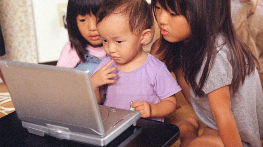 When Your DVD Player Freezes, How Do You Unfreeze It?