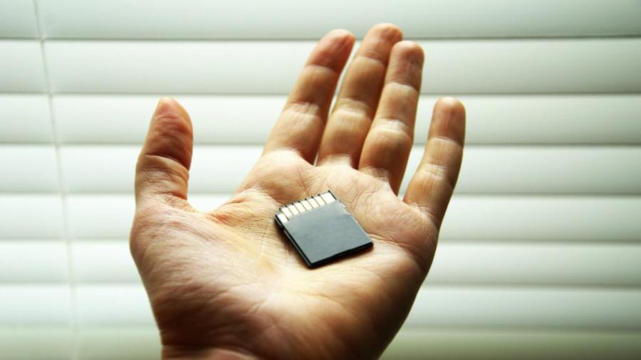 What Is the Difference Between SD and XD Memory Cards?