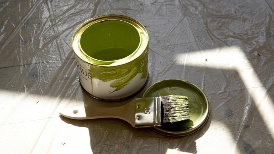 What Paint Will Stick to Plastic and How Should It Be Painted On?